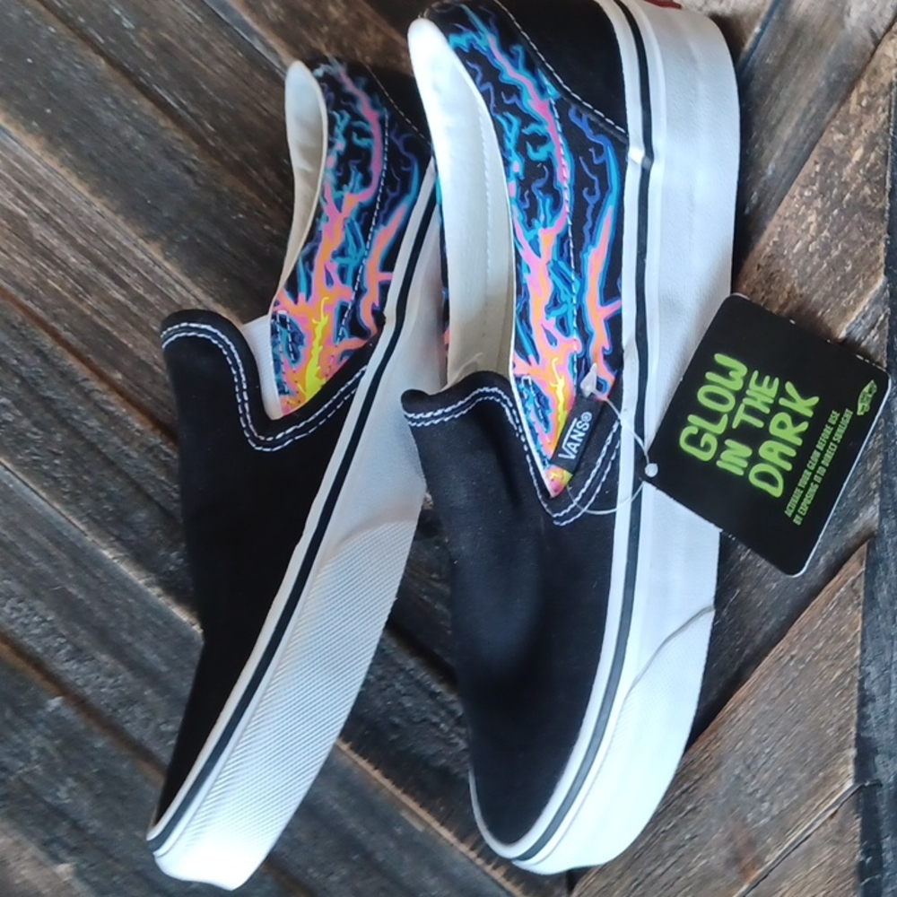 VANS SNEAKERS 👟GLOW IN THE DARK